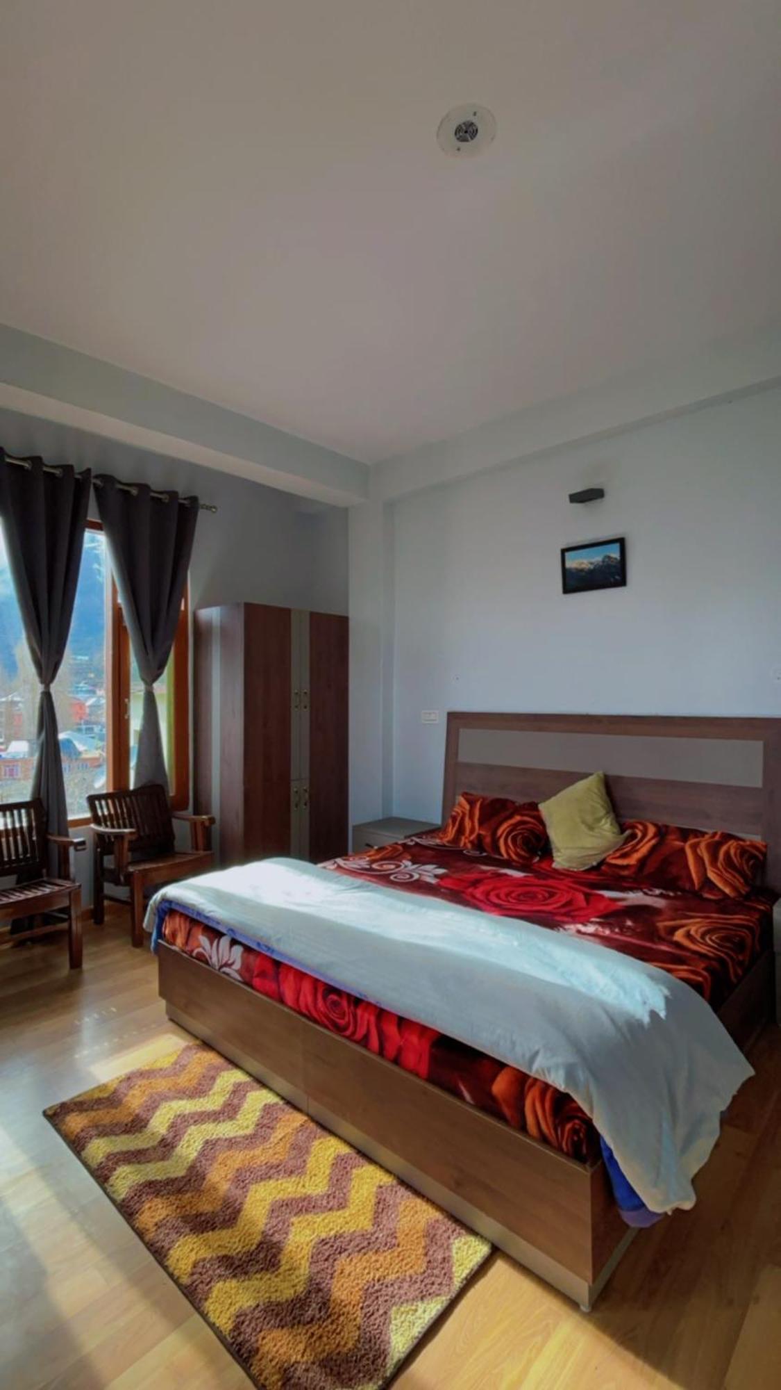 Lha Pomo Apartamento Kyelang Exterior foto