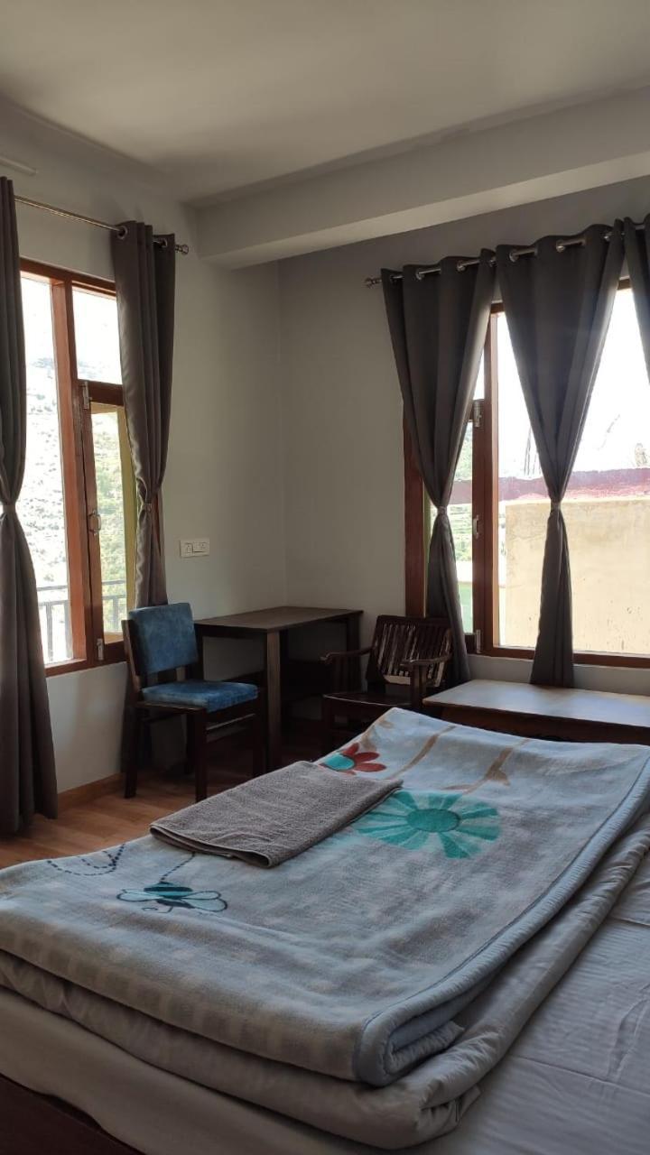 Lha Pomo Apartamento Kyelang Exterior foto